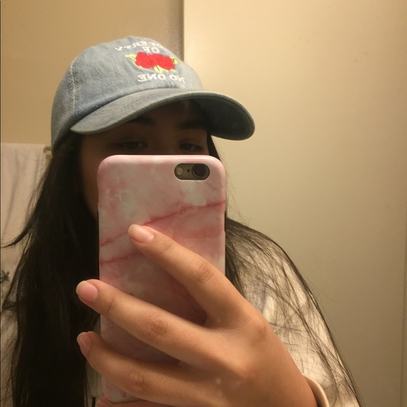 Baseball cap 🌹 - Picture 3 of 3